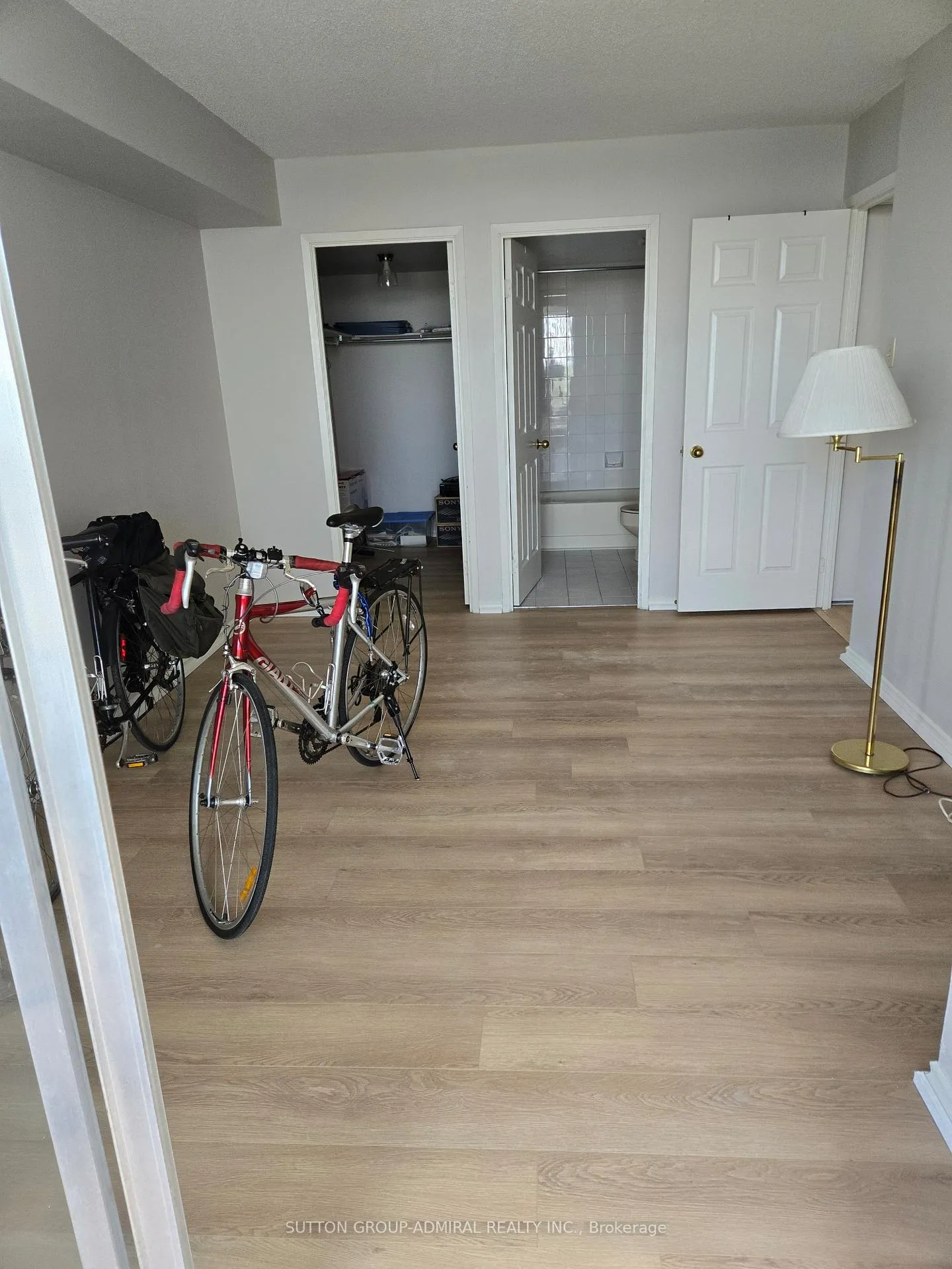 Photo 6 of Unit 908, 330 Mill Street S, Brampton, Brampton South — HOMEH