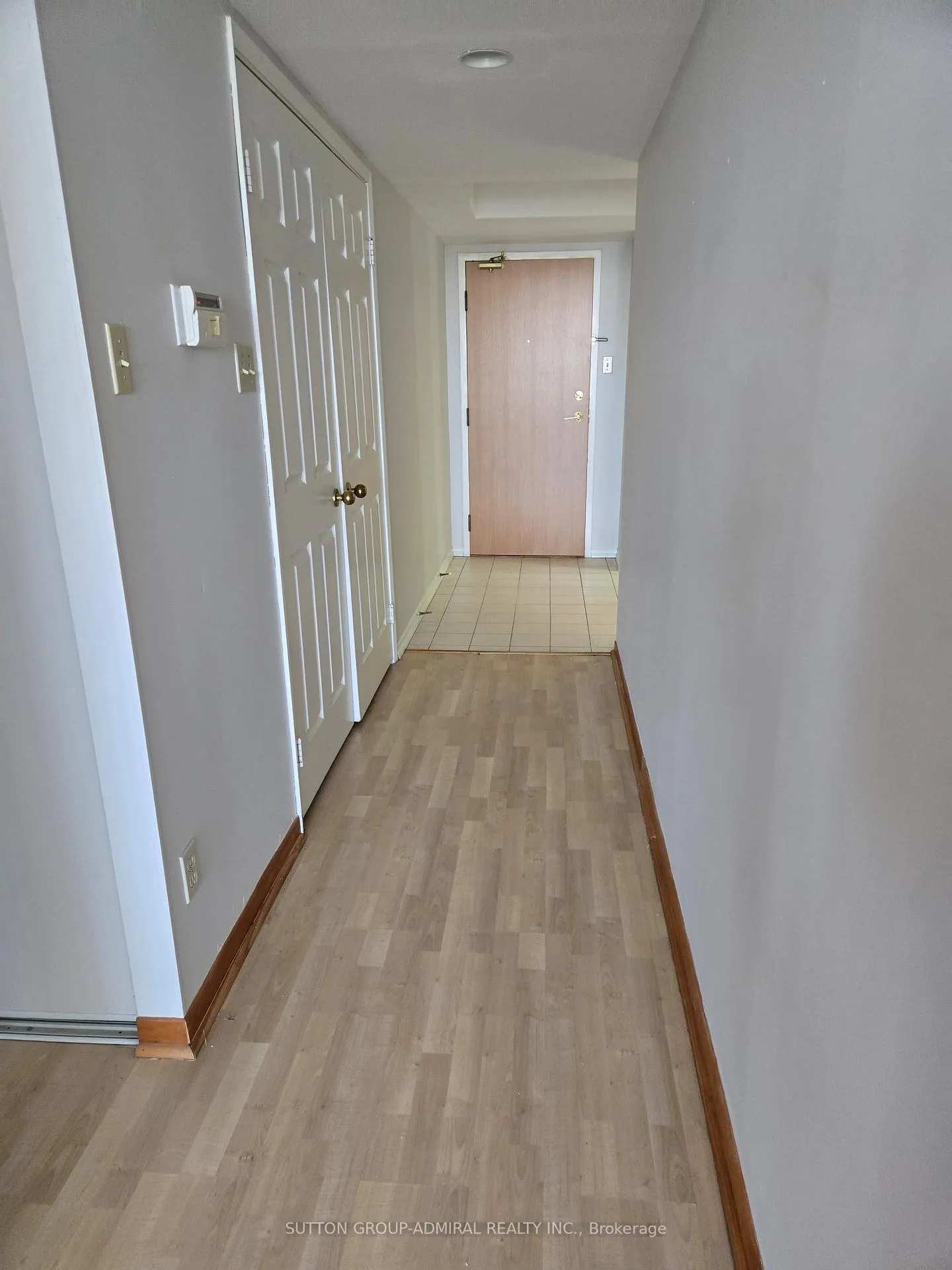 Photo 8 of Unit 908, 330 Mill Street S, Brampton, Brampton South — HOMEH