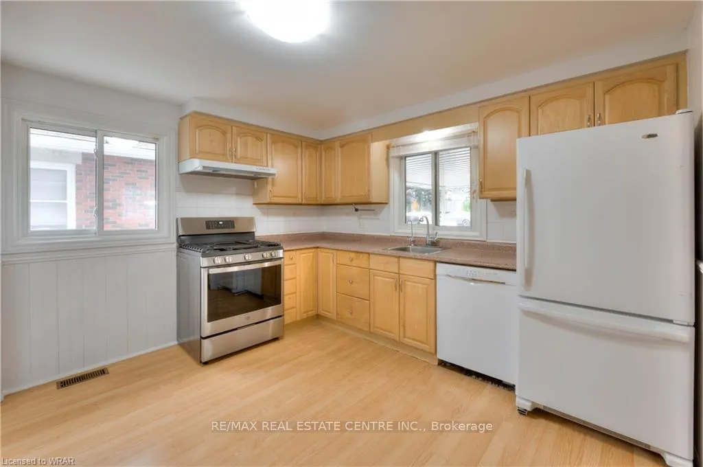 Photo 6 of 111 Tait Street, Cambridge — HOMEH