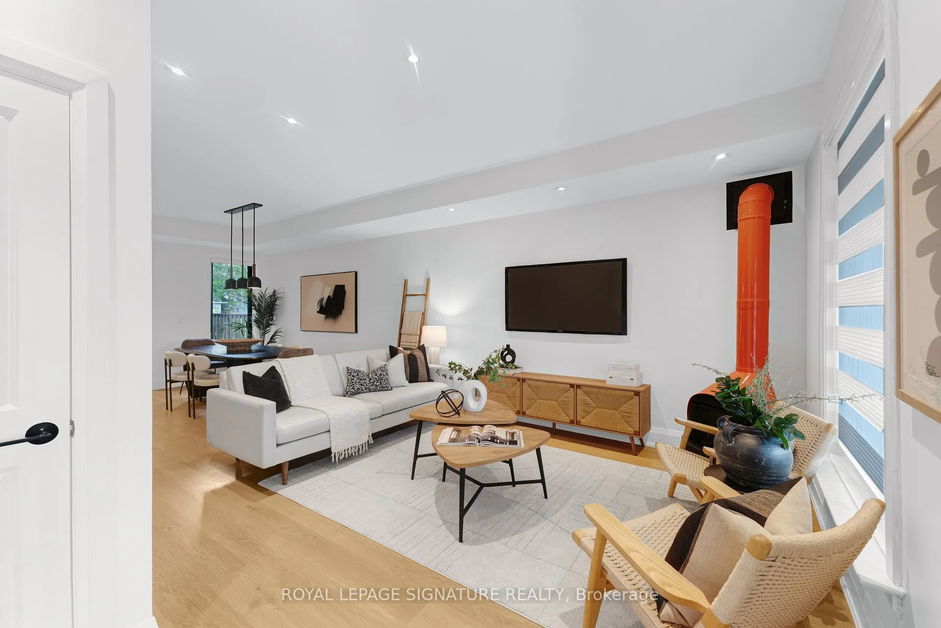 Photo 3 of 16 Essex Street, Toronto, Dovercourt-Wallace Emerson-Junction — HOMEH
