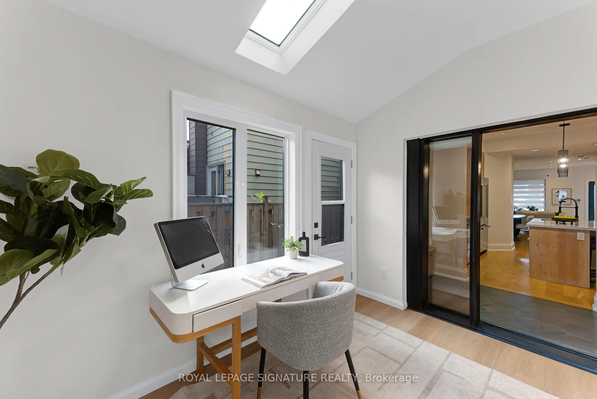 Photo 14 of 16 Essex Street, Toronto, Dovercourt-Wallace Emerson-Junction — HOMEH