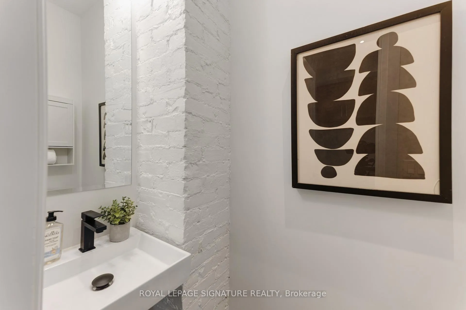 Photo 16 of 16 Essex Street, Toronto, Dovercourt-Wallace Emerson-Junction — HOMEH