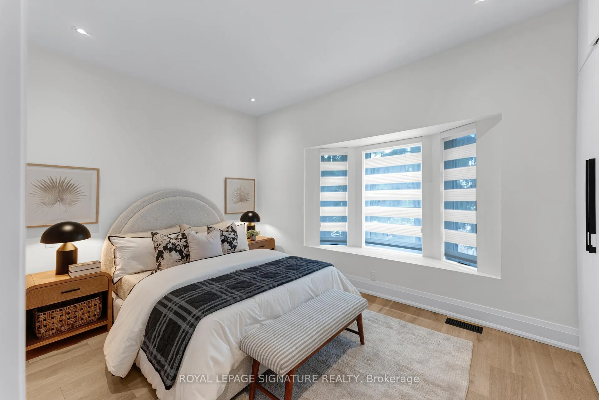 Photo 17 of 16 Essex Street, Toronto, Dovercourt-Wallace Emerson-Junction — HOMEH