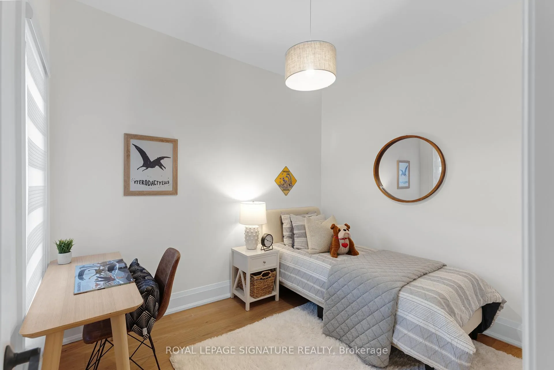 Photo 20 of 16 Essex Street, Toronto, Dovercourt-Wallace Emerson-Junction — HOMEH