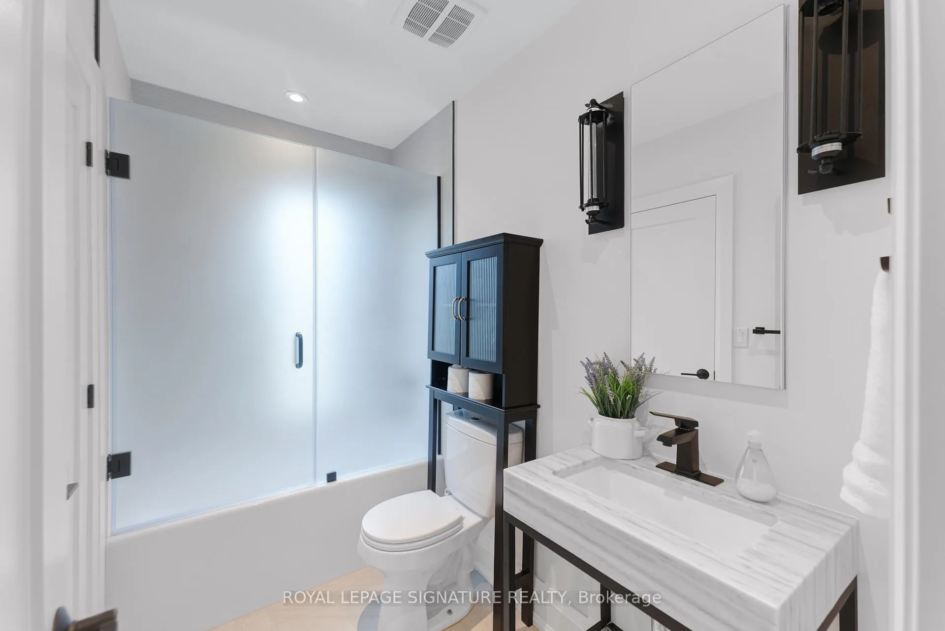 Photo 24 of 16 Essex Street, Toronto, Dovercourt-Wallace Emerson-Junction — HOMEH
