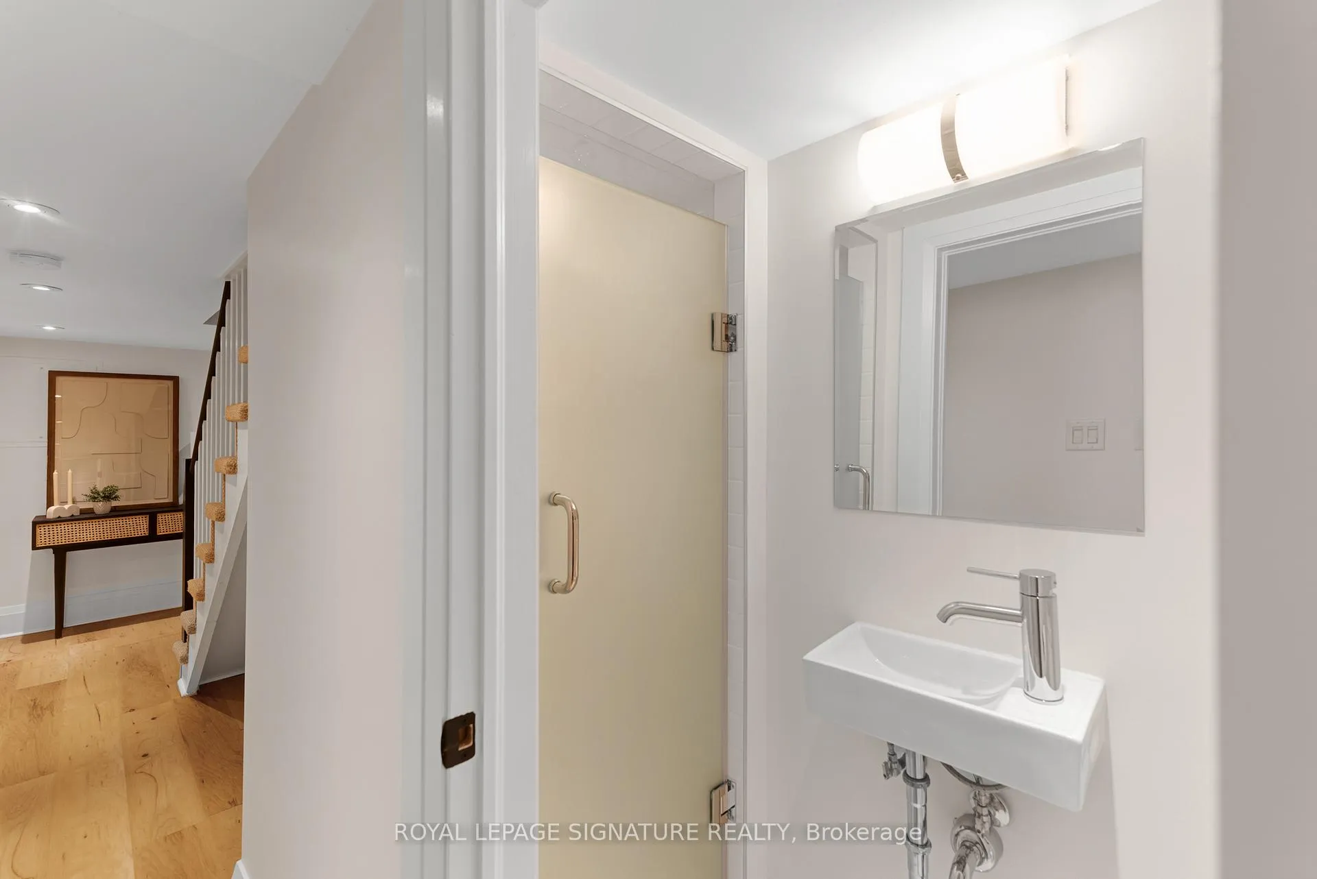 Photo 26 of 16 Essex Street, Toronto, Dovercourt-Wallace Emerson-Junction — HOMEH