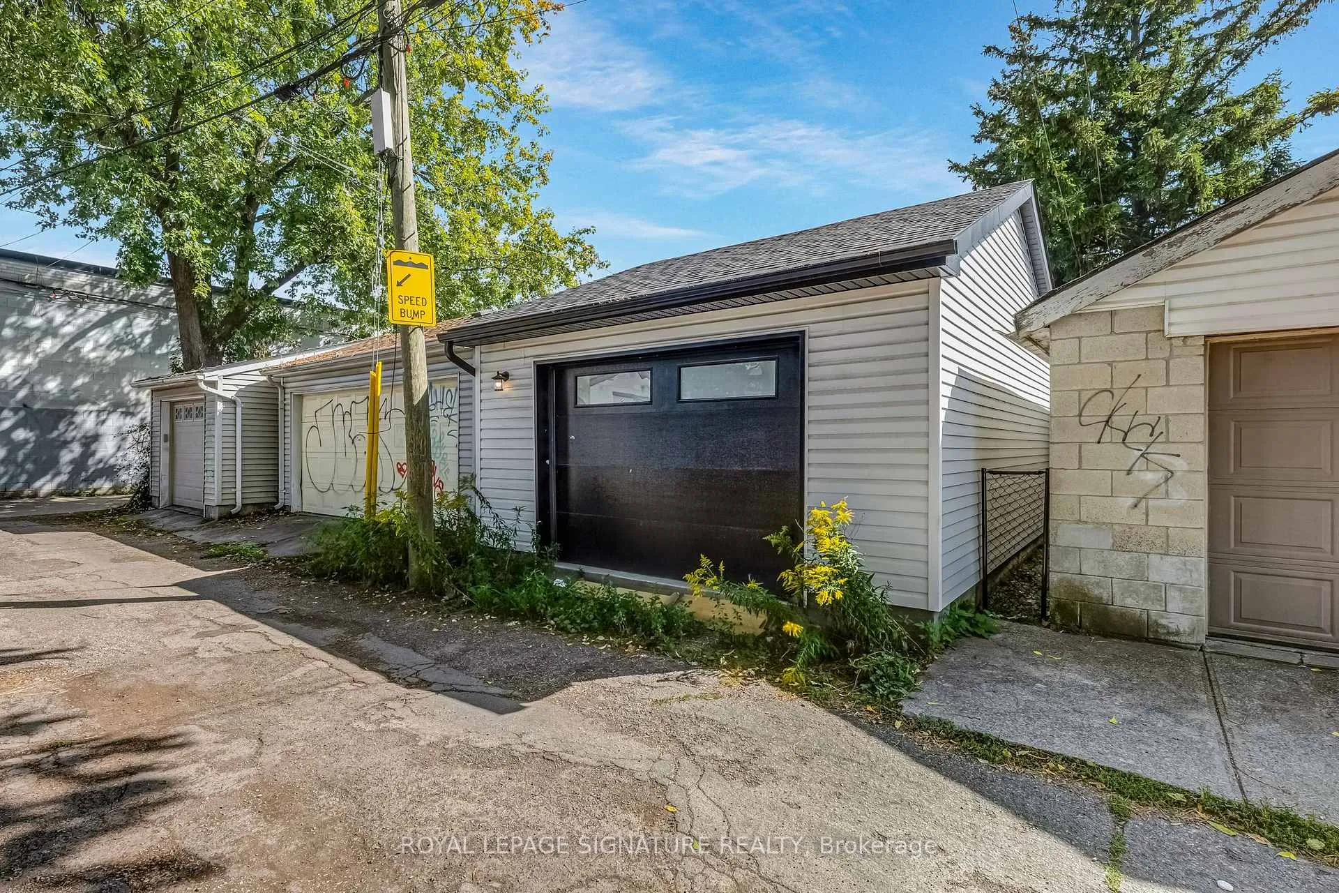 Photo 34 of 16 Essex Street, Toronto, Dovercourt-Wallace Emerson-Junction — HOMEH