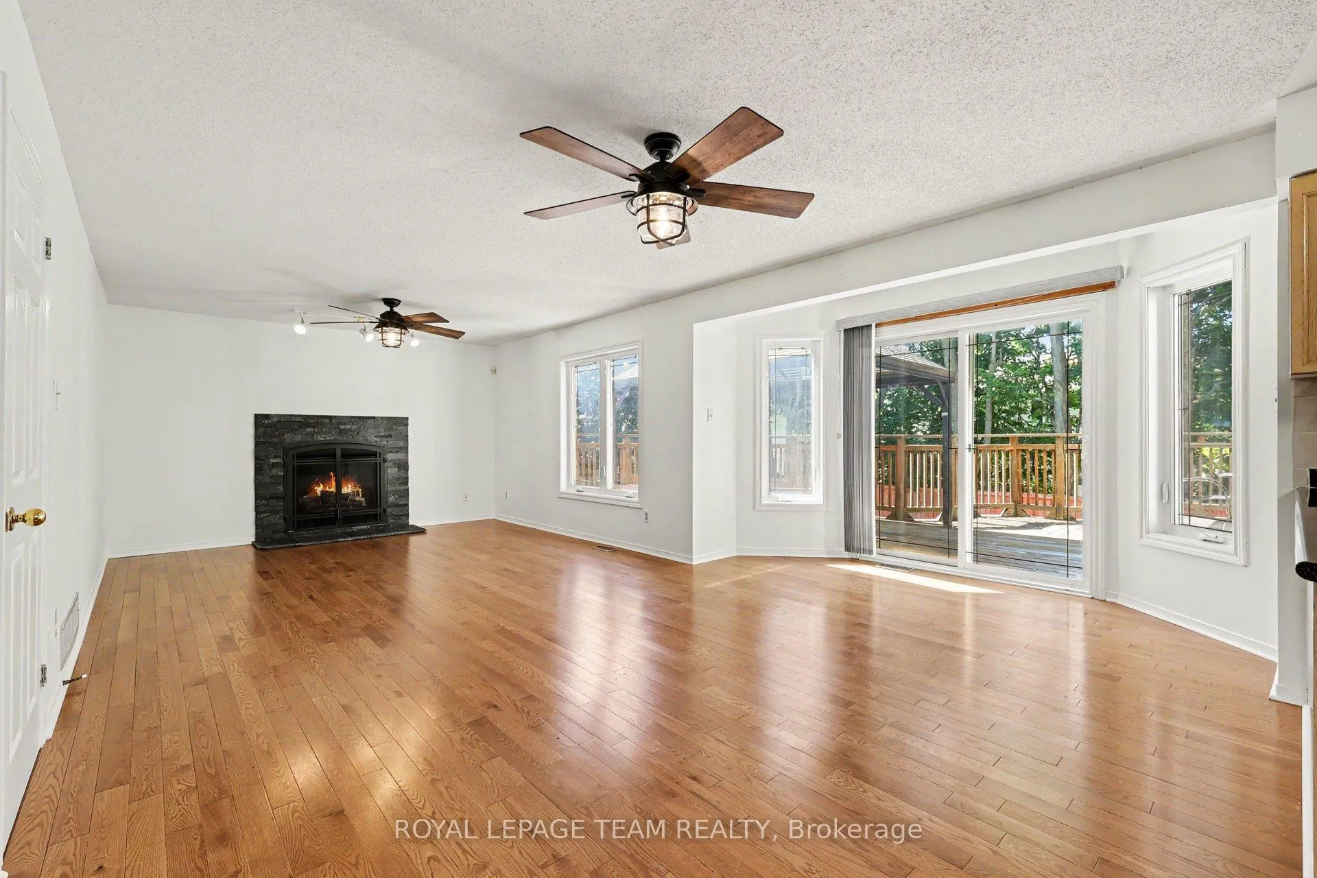 Photo 9 of 25 Beamish Crescent, Ottawa, Kanata - Morgan's Grant/South March — HOMEH