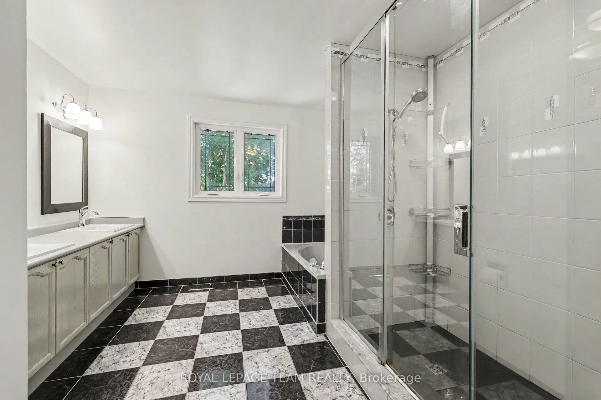 Photo 21 of 25 Beamish Crescent, Ottawa, Kanata - Morgan's Grant/South March — HOMEH