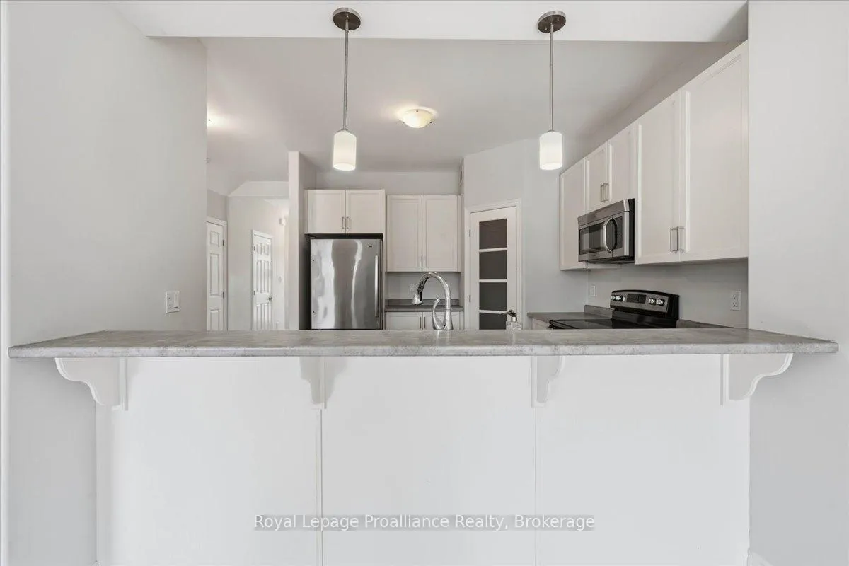 Photo 9 of 16 Ledgerock Court, Quinte West, Sidney Ward — HOMEH
