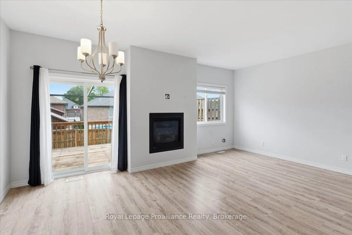 Photo 11 of 16 Ledgerock Court, Quinte West, Sidney Ward — HOMEH
