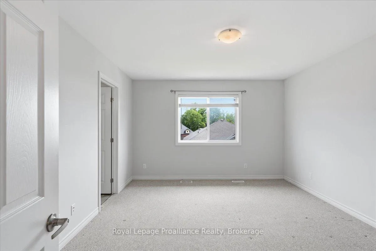 Photo 15 of 16 Ledgerock Court, Quinte West, Sidney Ward — HOMEH
