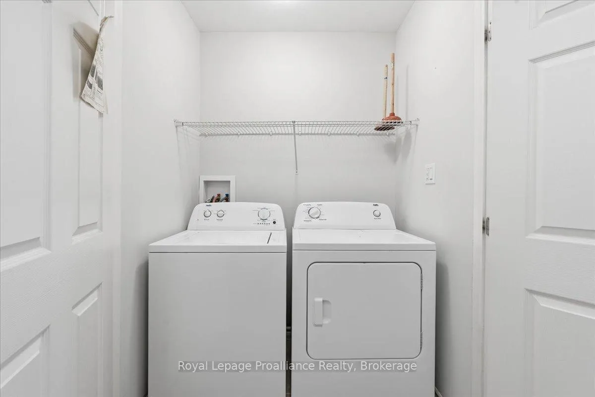 Photo 25 of 16 Ledgerock Court, Quinte West, Sidney Ward — HOMEH