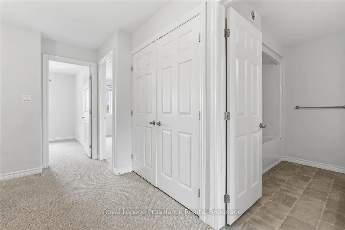 Photo 26 of 16 Ledgerock Court, Quinte West, Sidney Ward — HOMEH