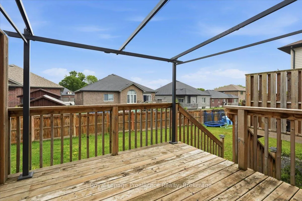 Photo 33 of 16 Ledgerock Court, Quinte West, Sidney Ward — HOMEH