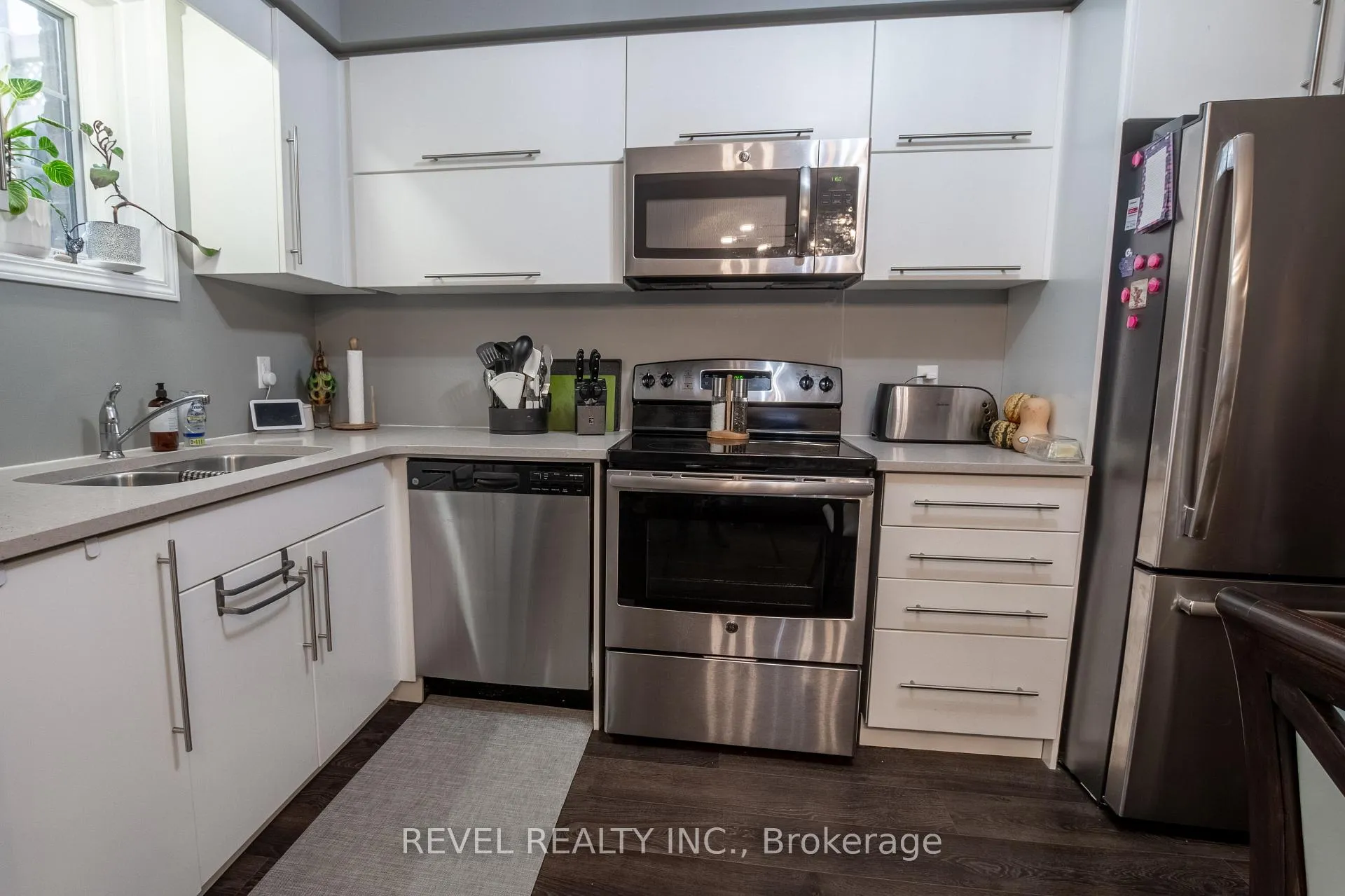 Photo 3 of Unit 16, 3200 Singleton Avenue, London, South W — HOMEH