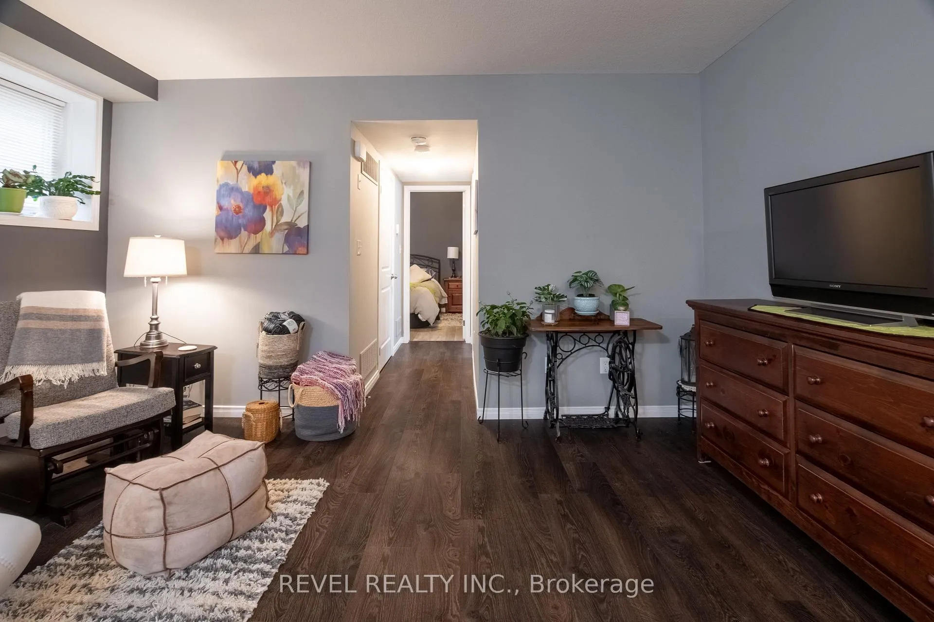 Photo 6 of Unit 16, 3200 Singleton Avenue, London, South W — HOMEH