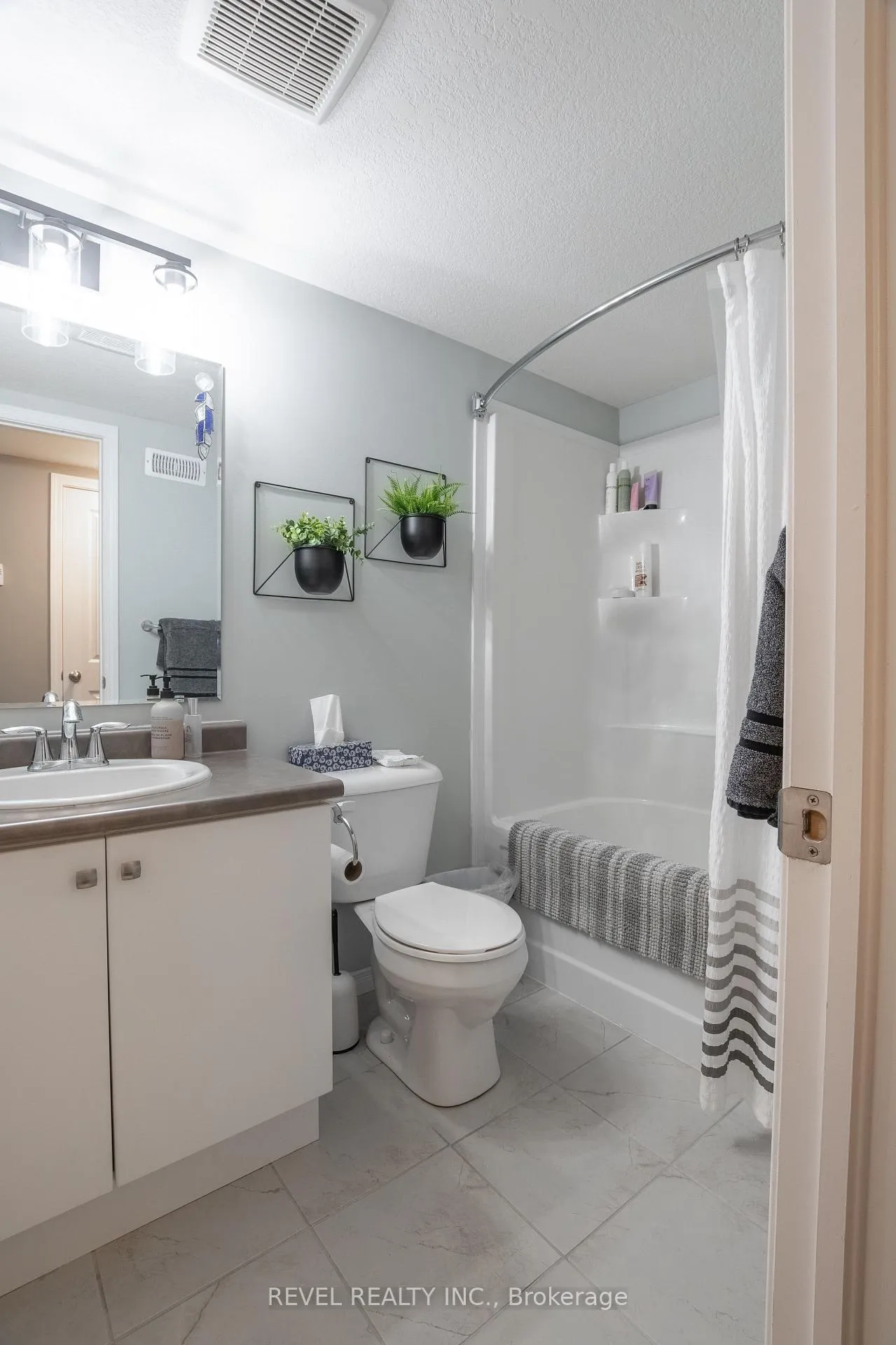 Photo 9 of Unit 16, 3200 Singleton Avenue, London, South W — HOMEH