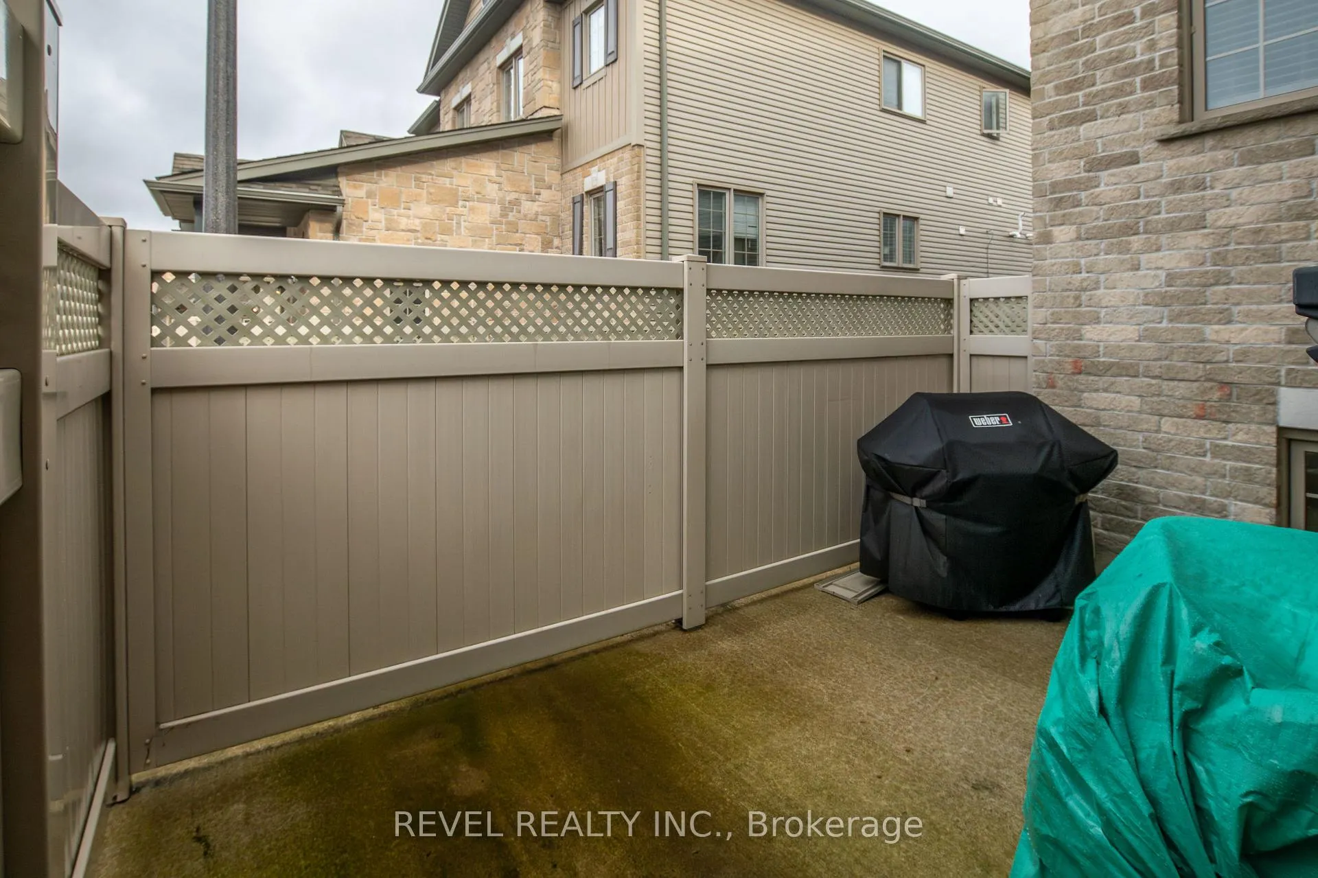 Photo 11 of Unit 16, 3200 Singleton Avenue, London, South W — HOMEH