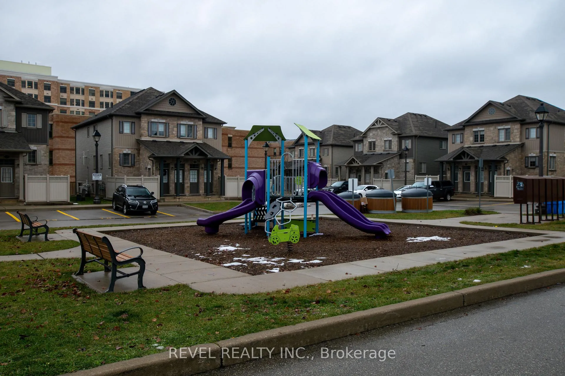 Photo 13 of Unit 16, 3200 Singleton Avenue, London, South W — HOMEH