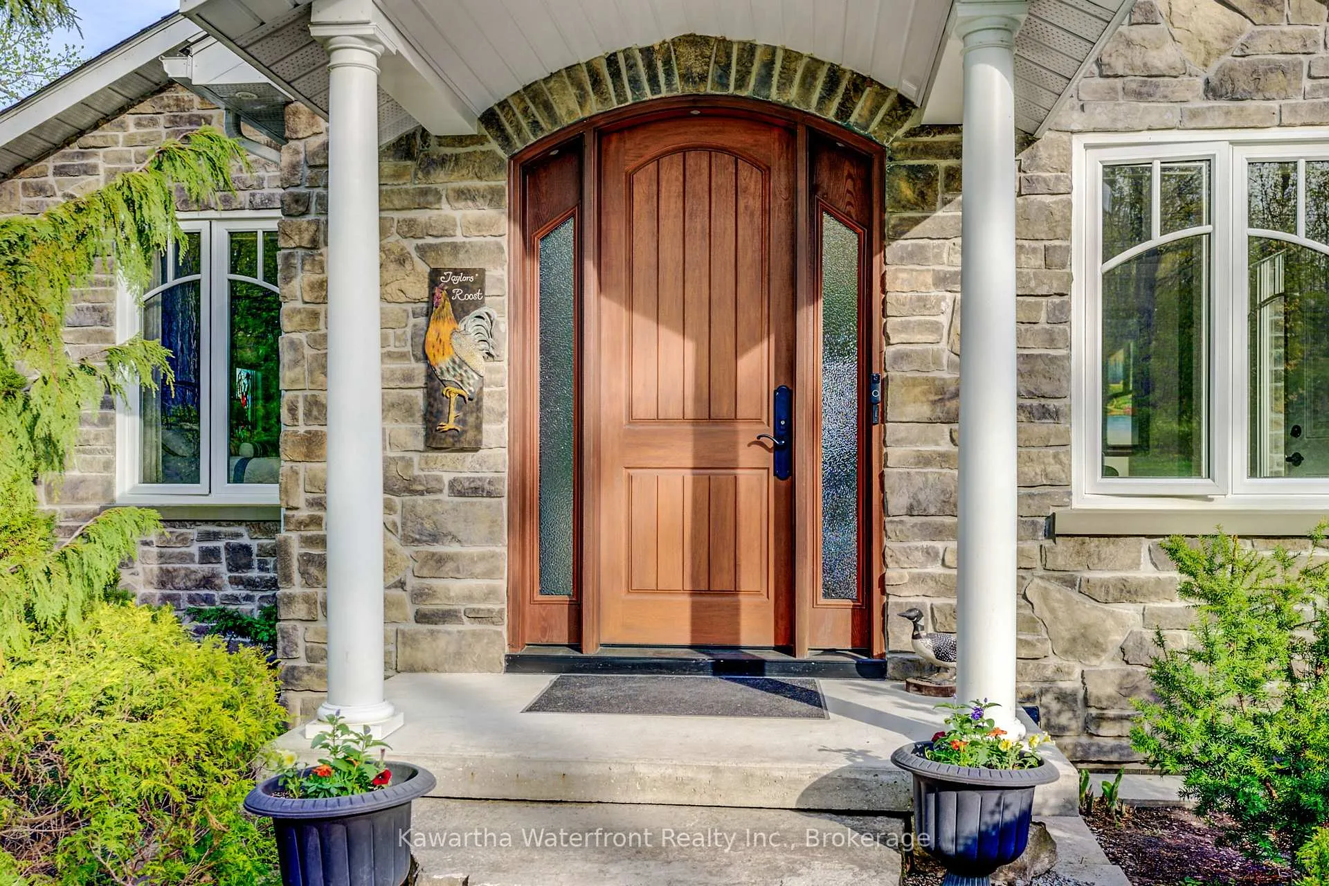 Photo 6 of 48 Maple Avenue, Kawartha Lakes, Bexley — HOMEH