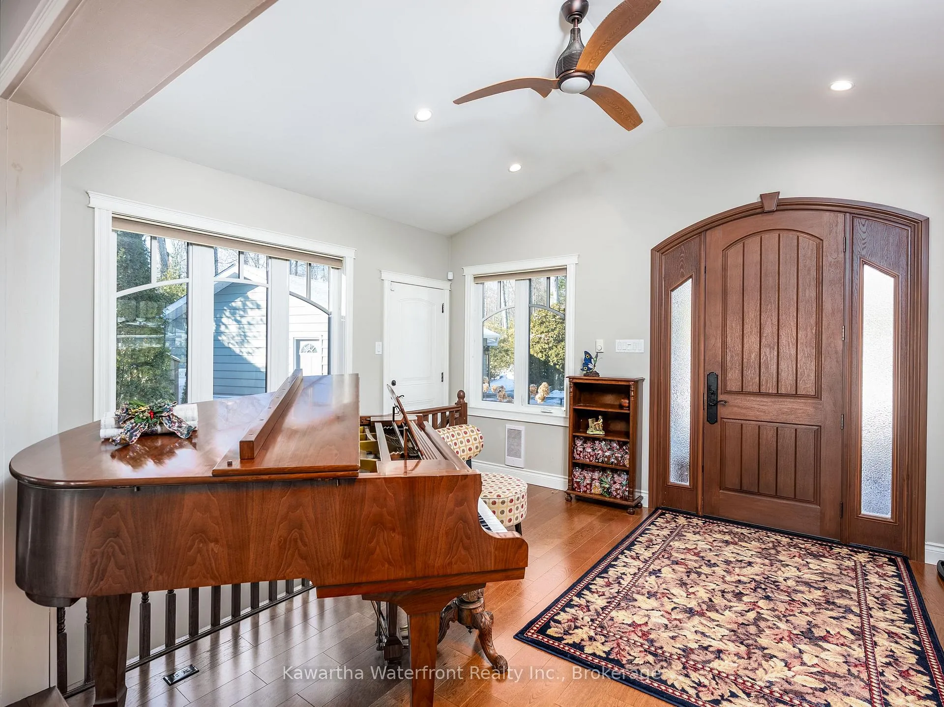 Photo 7 of 48 Maple Avenue, Kawartha Lakes, Bexley — HOMEH