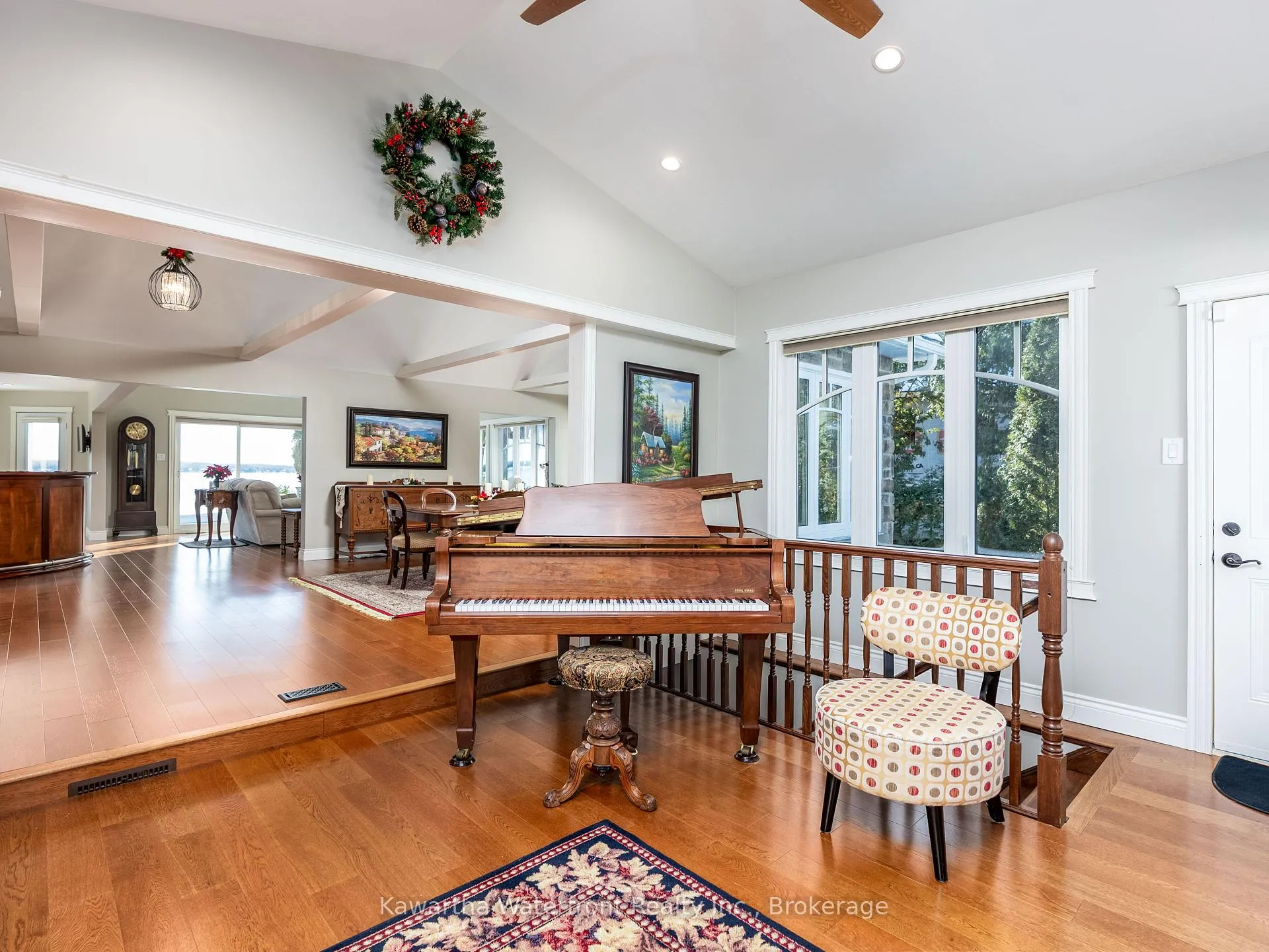 Photo 8 of 48 Maple Avenue, Kawartha Lakes, Bexley — HOMEH