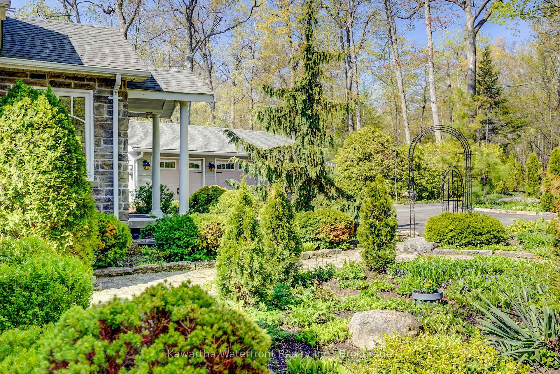 Photo 43 of 48 Maple Avenue, Kawartha Lakes, Bexley — HOMEH
