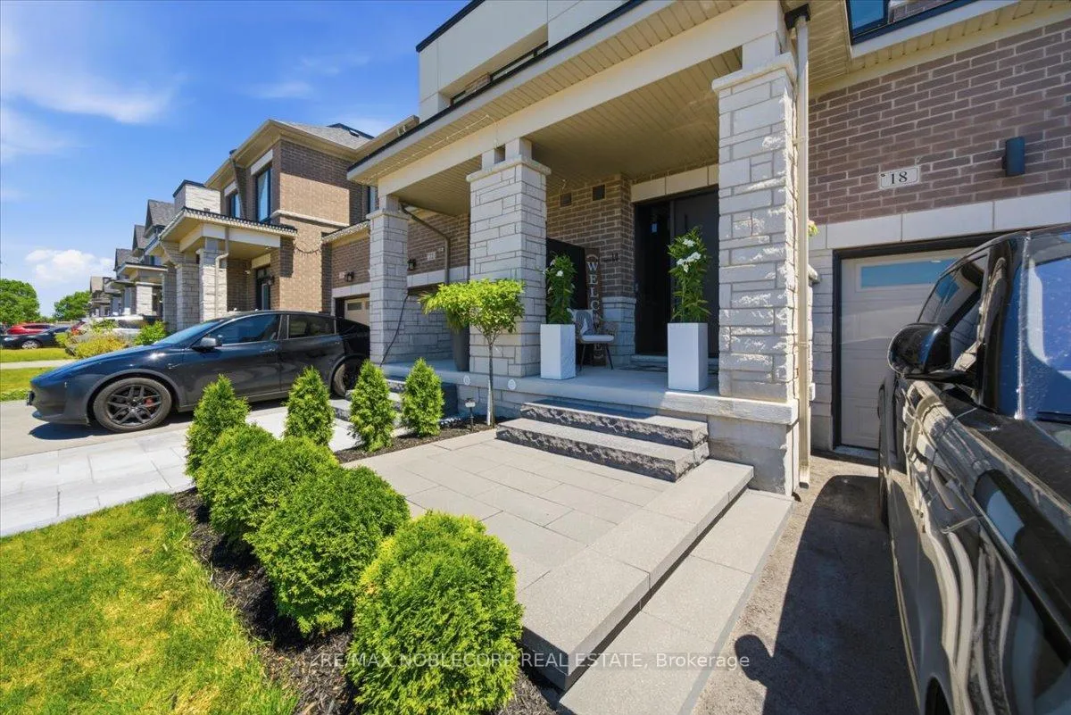Photo 2 of 18 Ghent Drive, Vaughan, Kleinburg — HOMEH