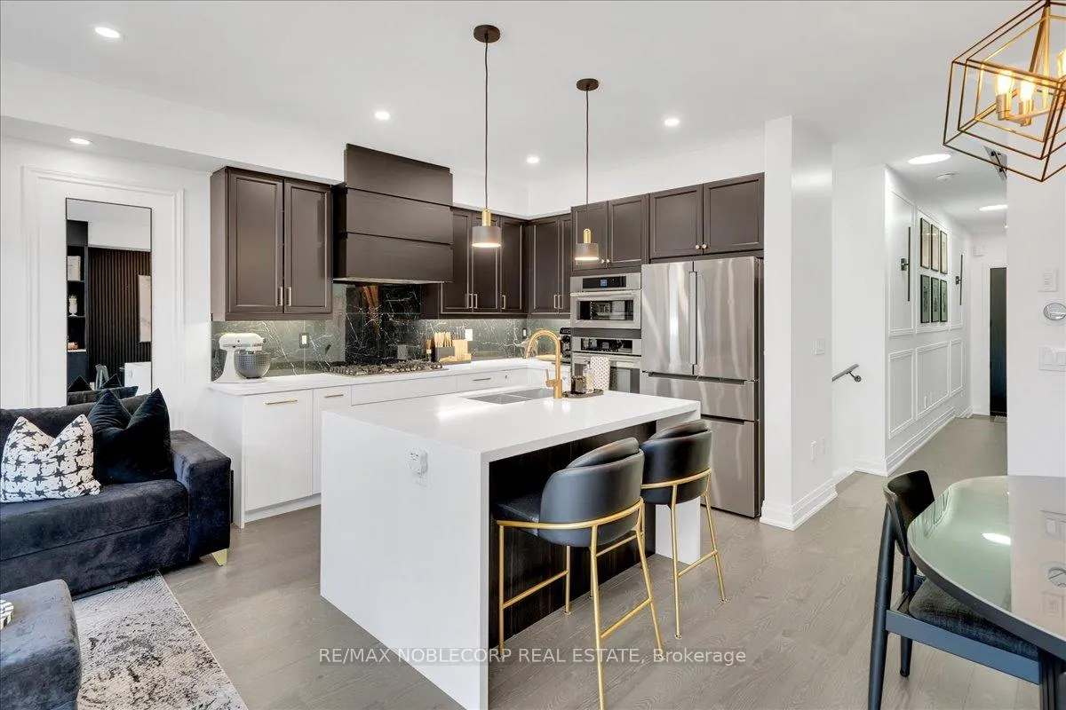 Photo 10 of 18 Ghent Drive, Vaughan, Kleinburg — HOMEH