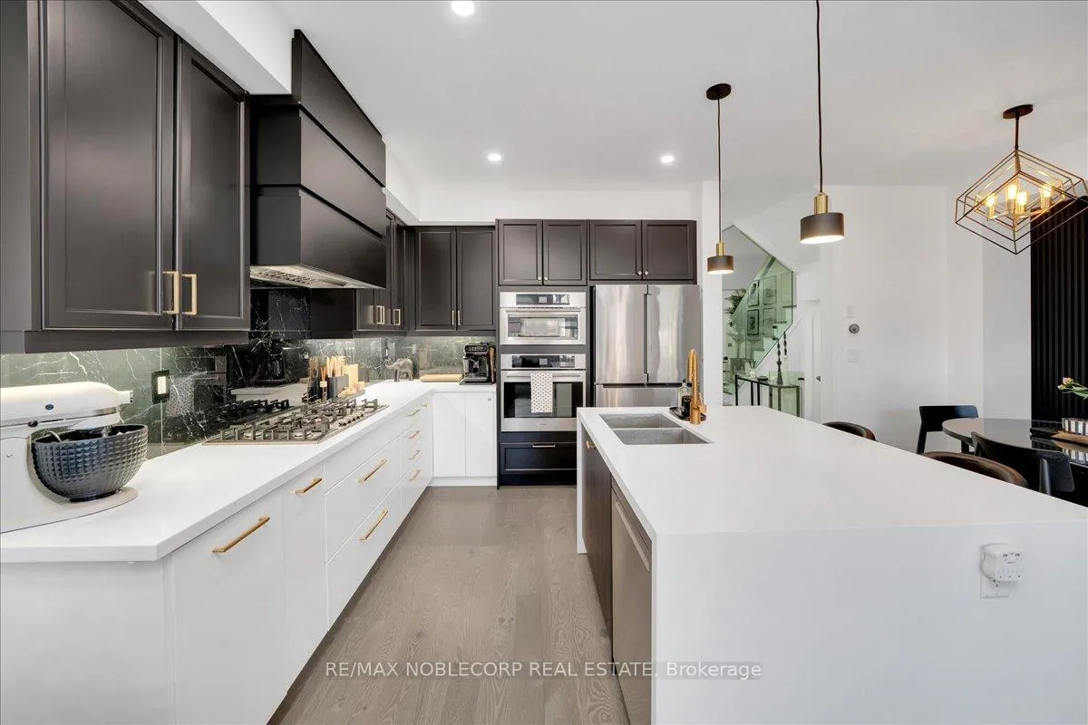 Photo 11 of 18 Ghent Drive, Vaughan, Kleinburg — HOMEH