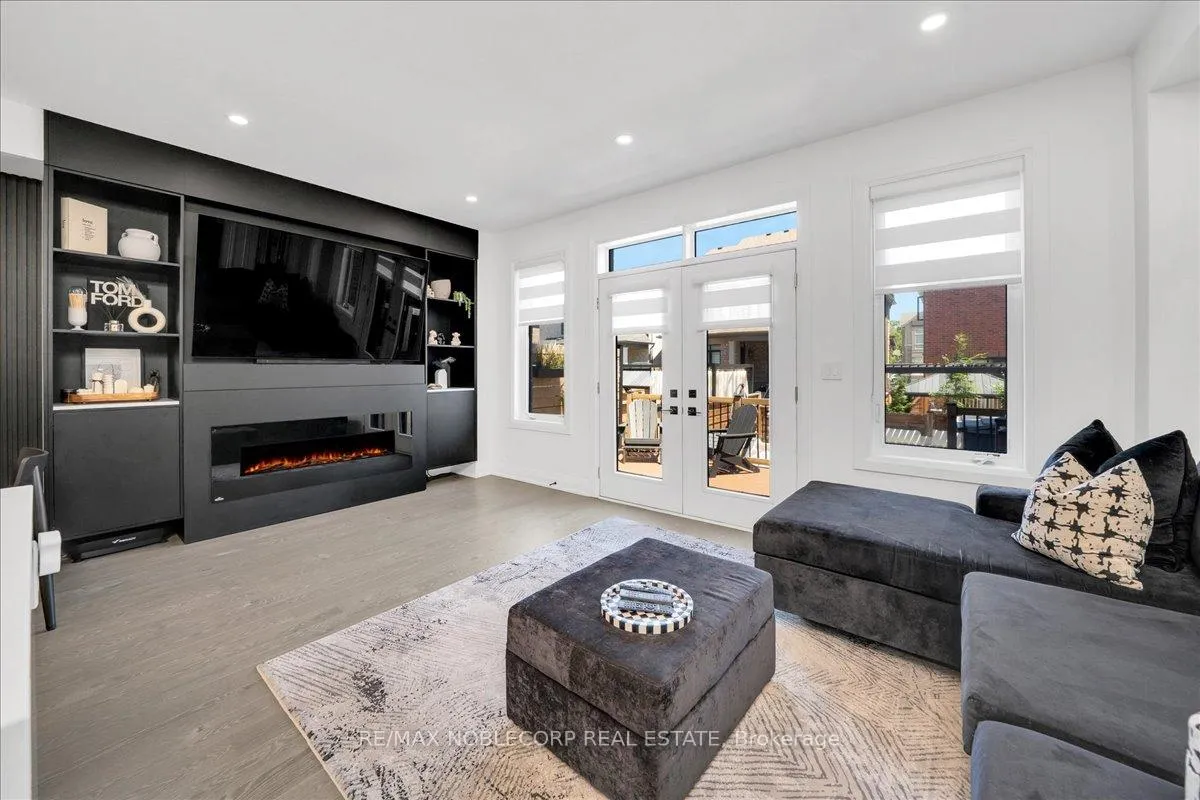 Photo 15 of 18 Ghent Drive, Vaughan, Kleinburg — HOMEH