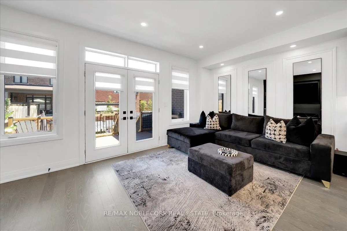 Photo 16 of 18 Ghent Drive, Vaughan, Kleinburg — HOMEH