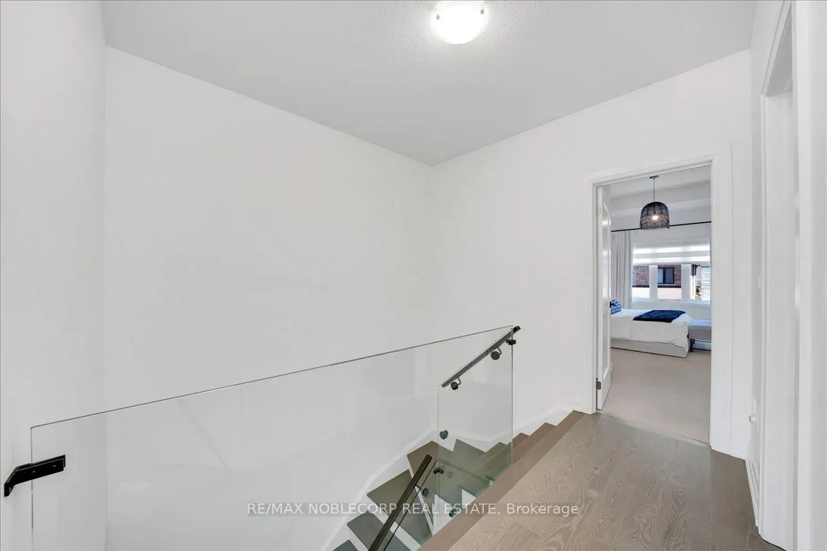 Photo 17 of 18 Ghent Drive, Vaughan, Kleinburg — HOMEH