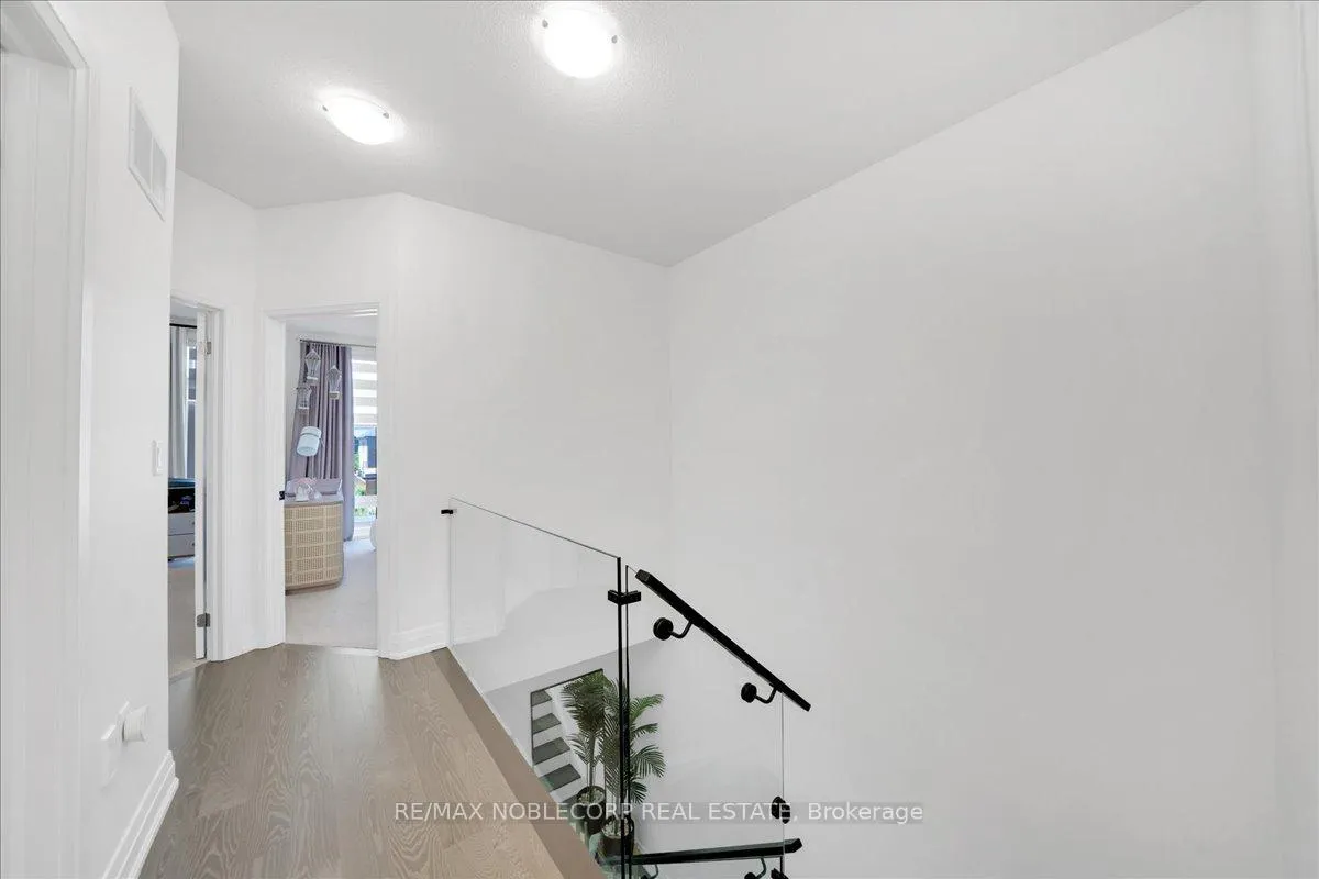 Photo 25 of 18 Ghent Drive, Vaughan, Kleinburg — HOMEH