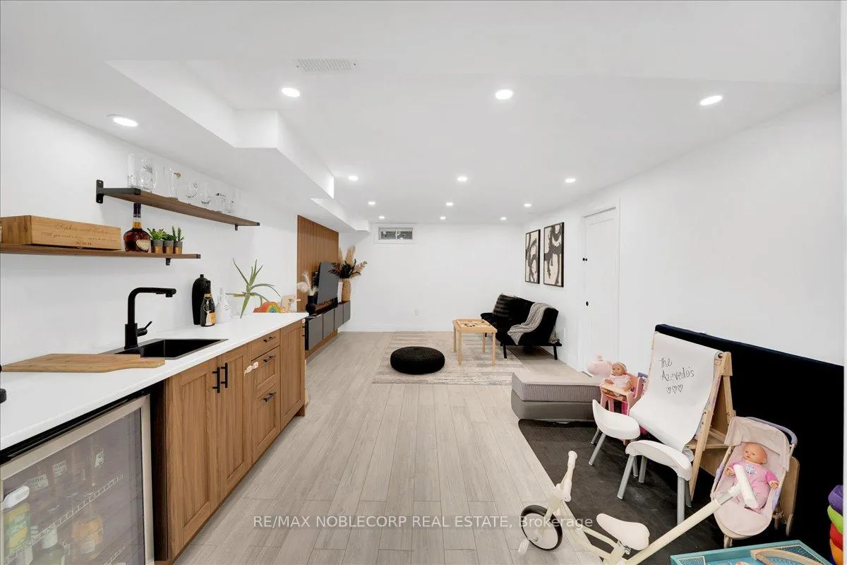 Photo 28 of 18 Ghent Drive, Vaughan, Kleinburg — HOMEH