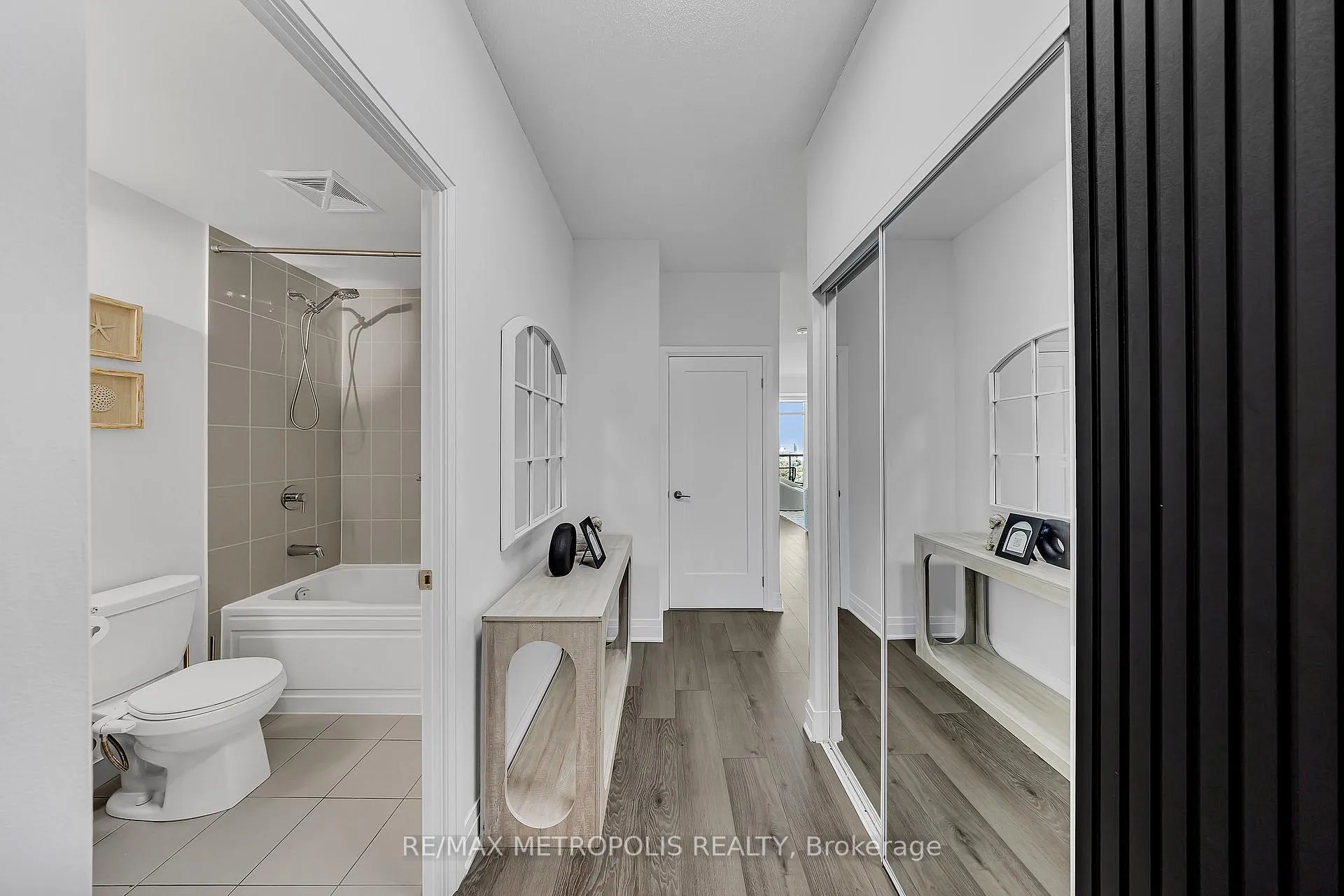 Photo 3 of Unit 1310, 3220 Sheppard Avenue E, Scarborough, Tam O'Shanter-Sullivan — HOMEH