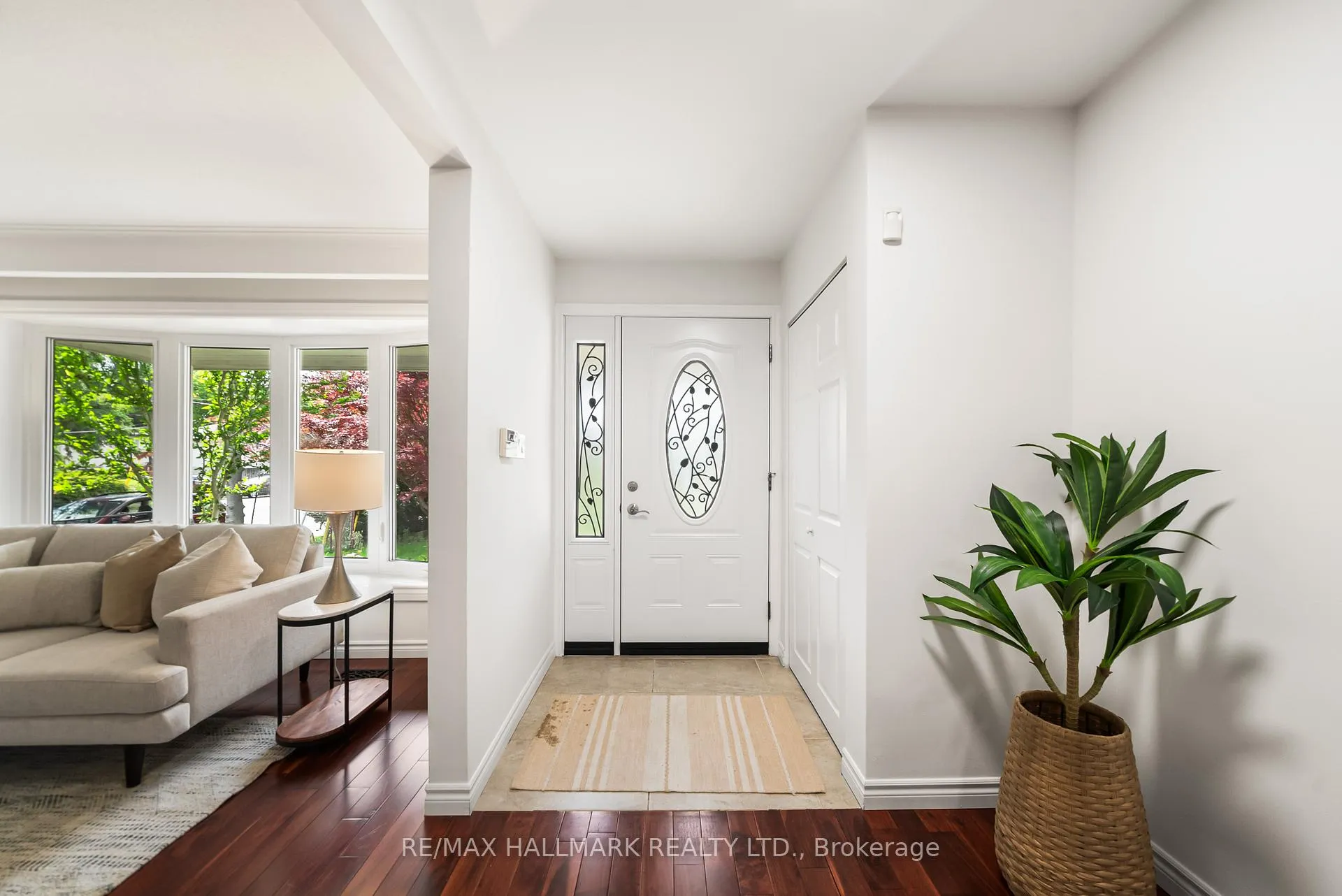 Photo 4 of 65 Allview Crescent, North York, Bayview Village — HOMEH