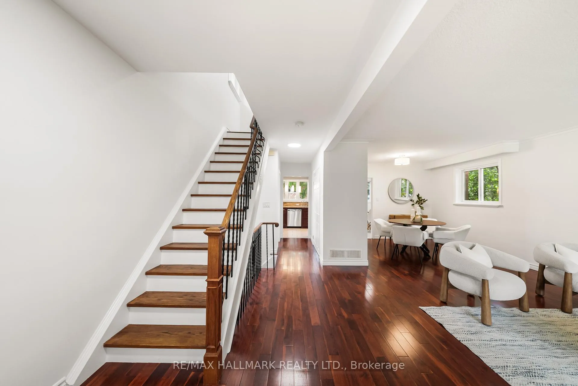 Photo 5 of 65 Allview Crescent, North York, Bayview Village — HOMEH