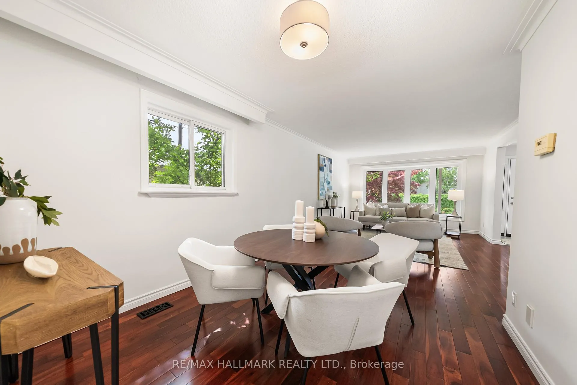 Photo 11 of 65 Allview Crescent, North York, Bayview Village — HOMEH