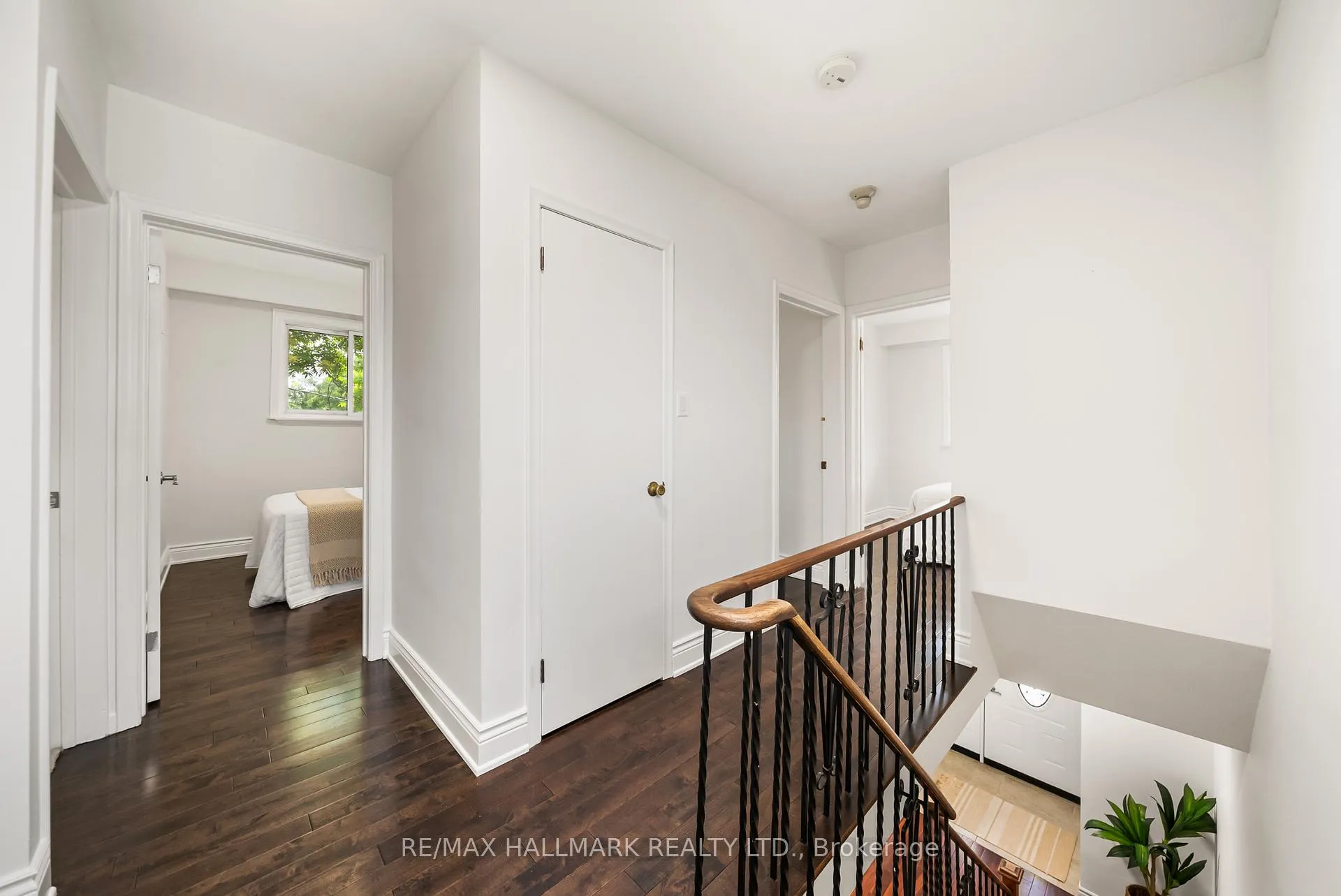 Photo 18 of 65 Allview Crescent, North York, Bayview Village — HOMEH