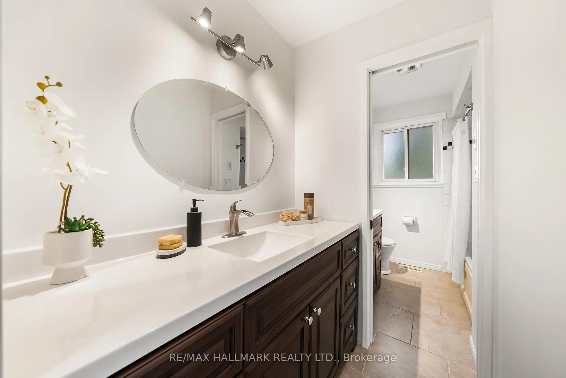 Photo 21 of 65 Allview Crescent, North York, Bayview Village — HOMEH