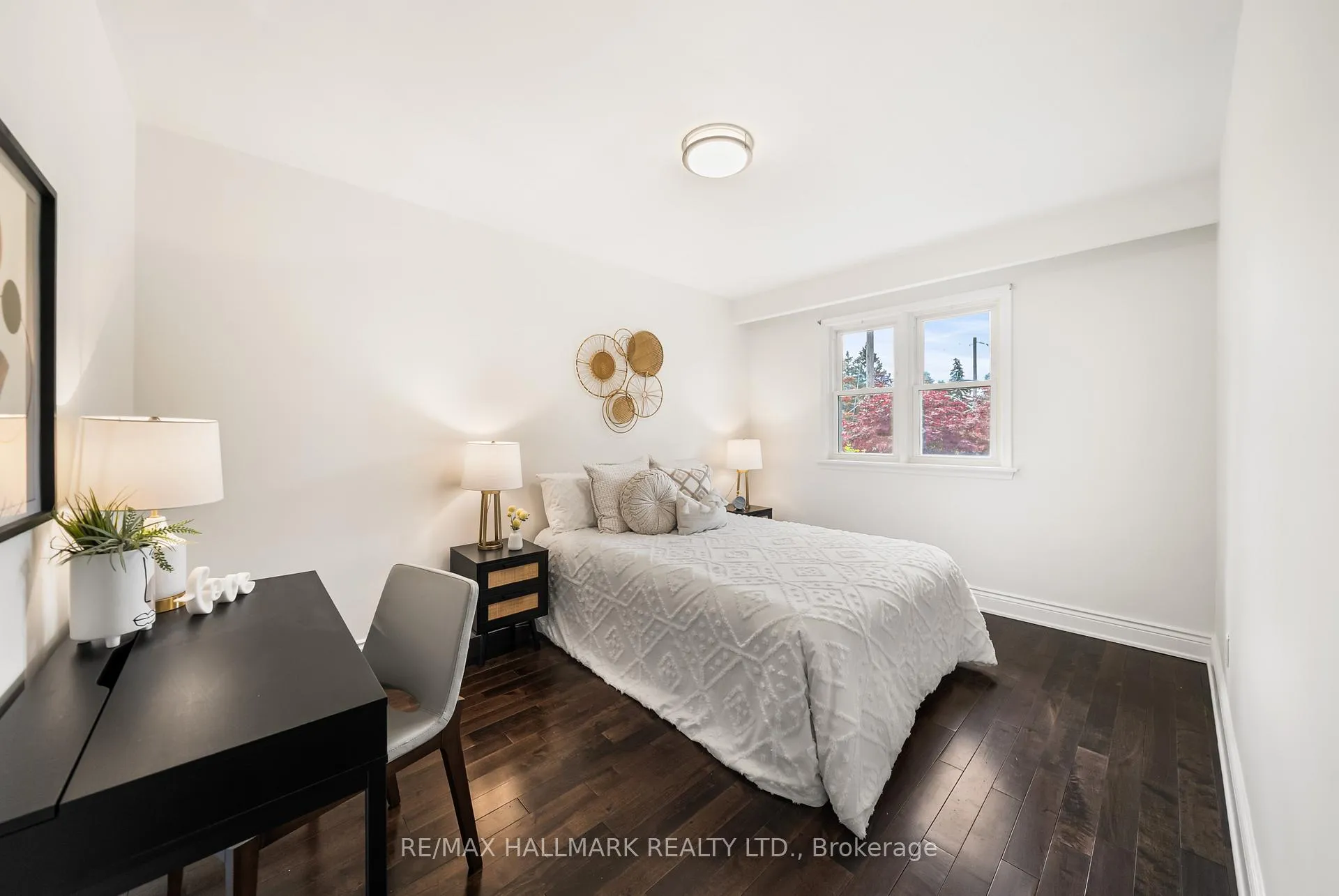 Photo 25 of 65 Allview Crescent, North York, Bayview Village — HOMEH
