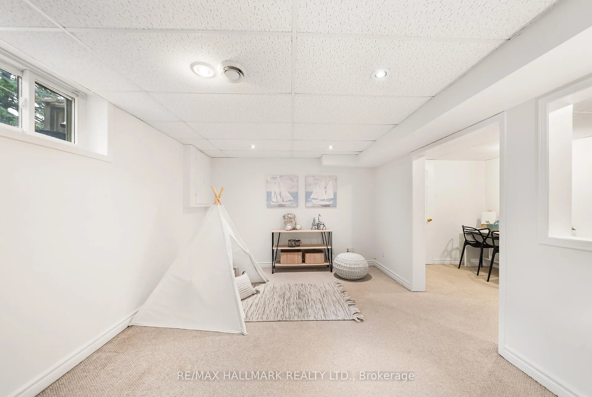 Photo 32 of 65 Allview Crescent, North York, Bayview Village — HOMEH