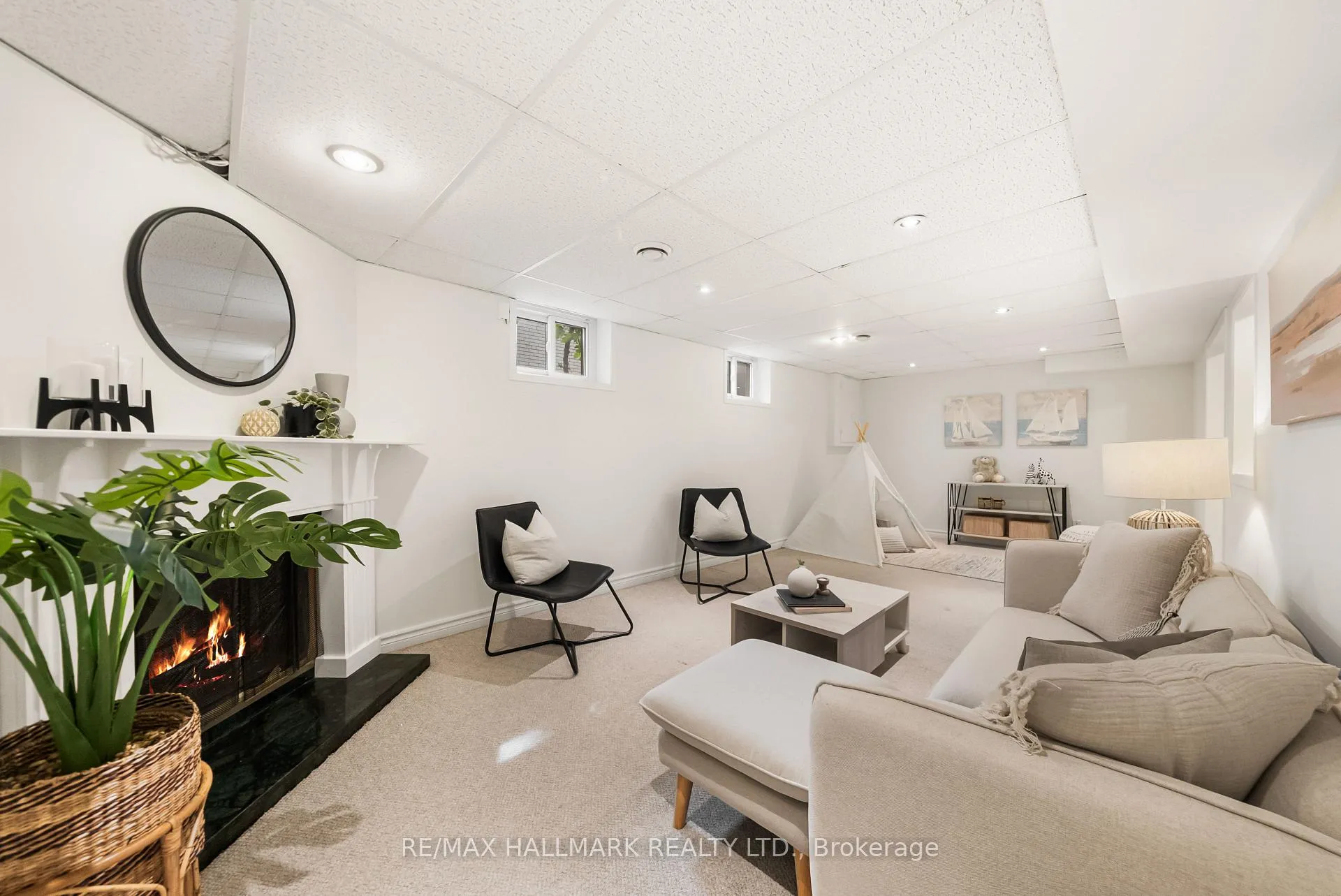 Photo 33 of 65 Allview Crescent, North York, Bayview Village — HOMEH