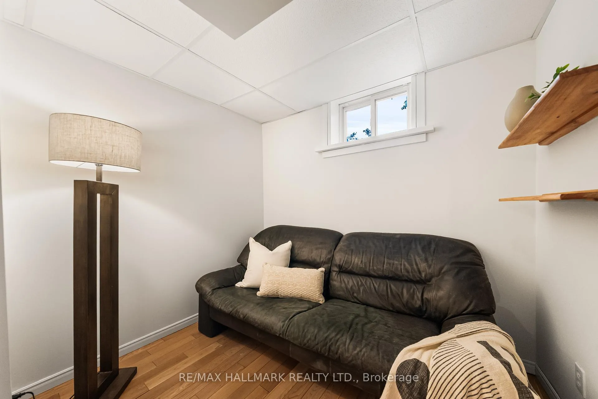 Photo 36 of 65 Allview Crescent, North York, Bayview Village — HOMEH