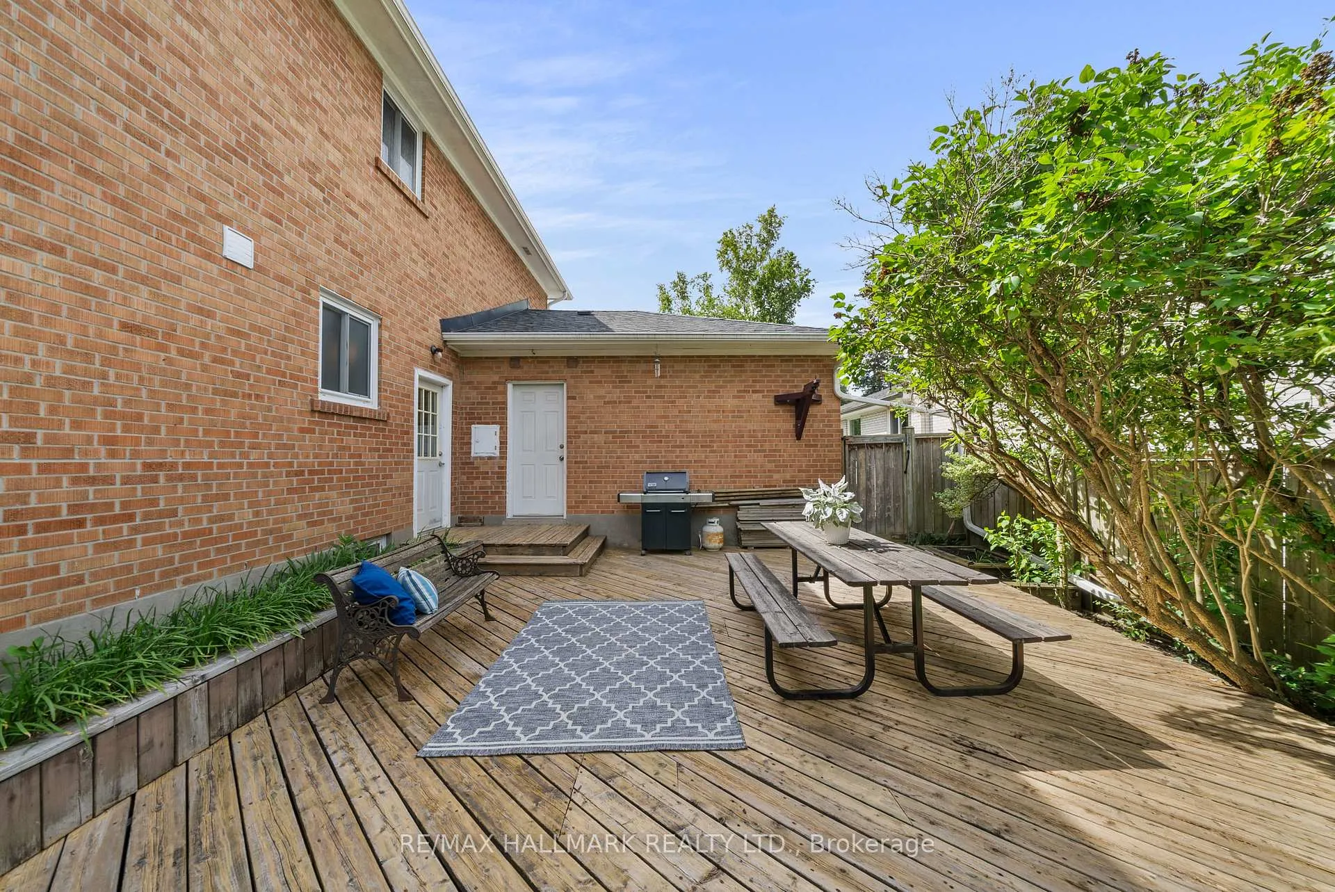 Photo 39 of 65 Allview Crescent, North York, Bayview Village — HOMEH