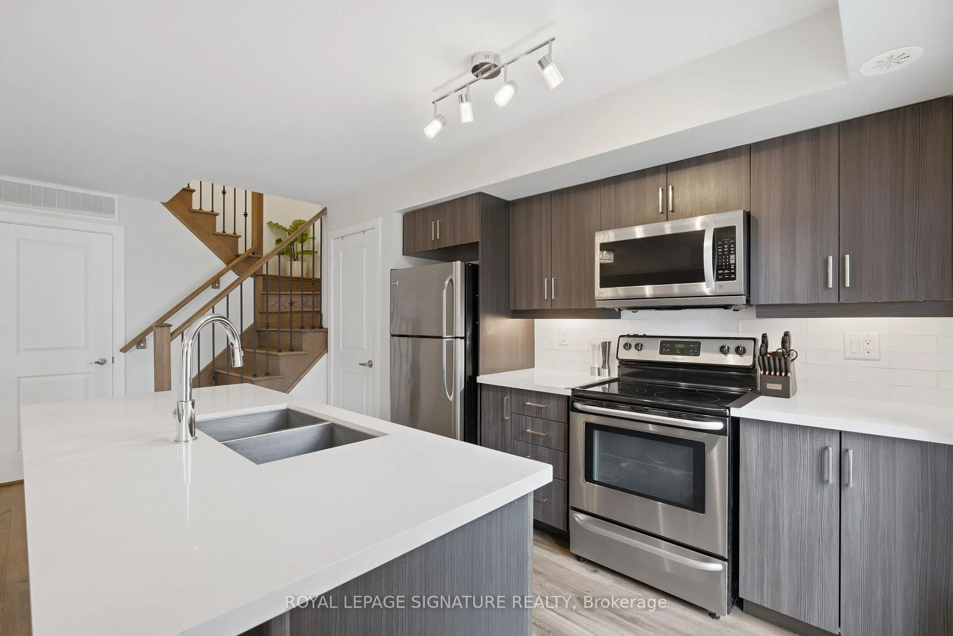 Photo 7 of Unit 50, 2315 Sheppard Avenue W, North York, Humberlea-Pelmo Park — HOMEH