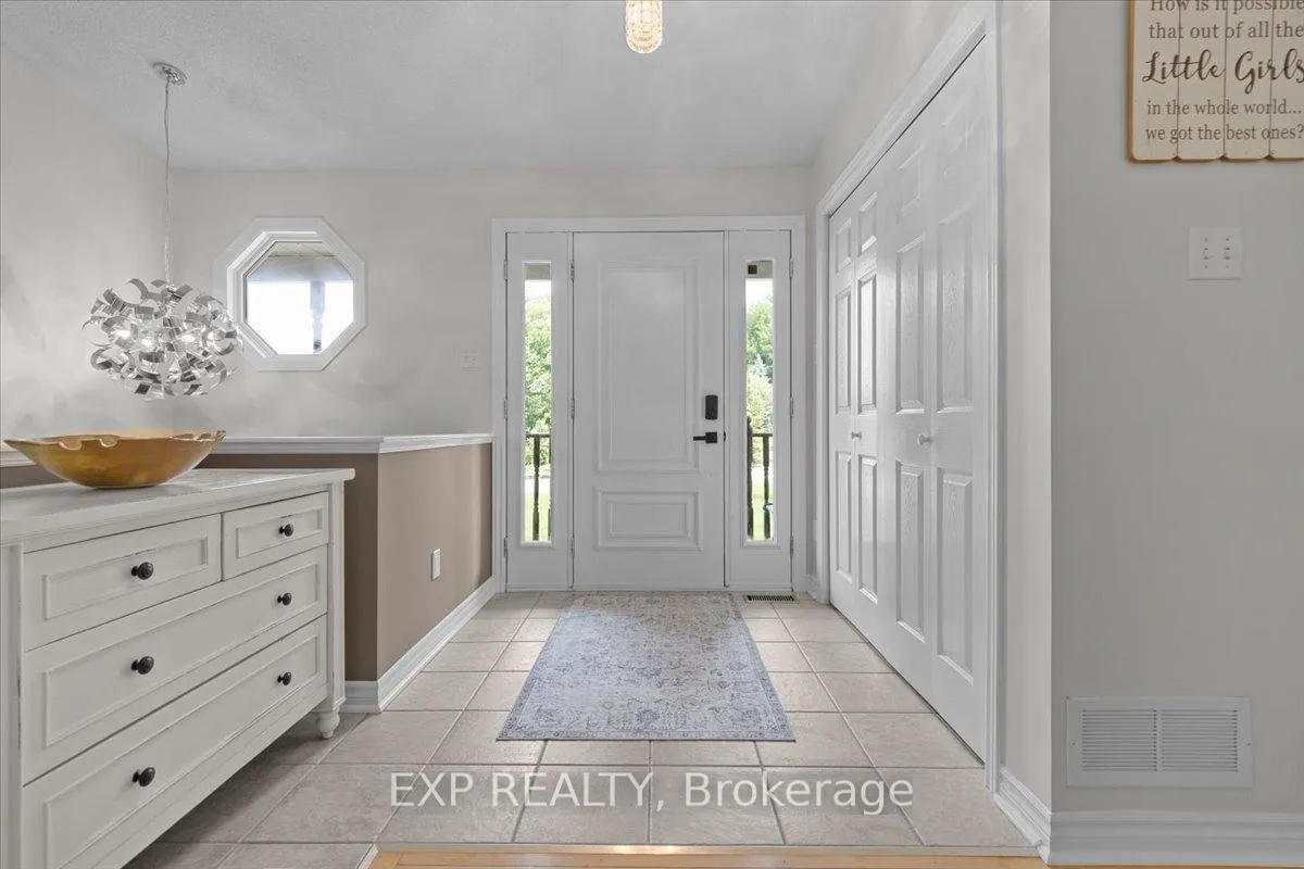 Photo 4 of 2670 Pierrette Drive, Ottawa, Cumberland Estates — HOMEH