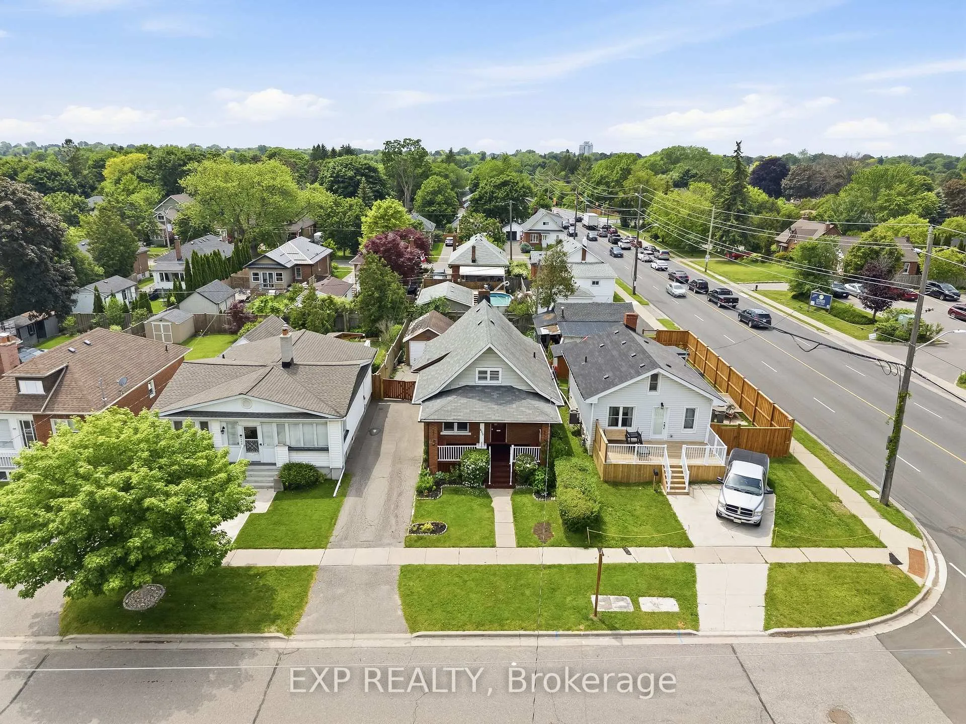 Photo 8 of 652 Hortop Street, Oshawa, O'Neill — HOMEH